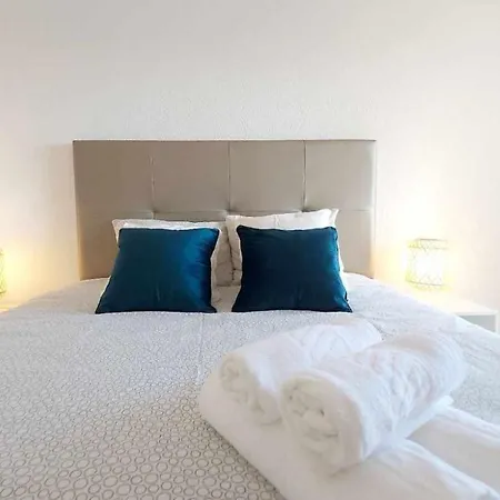 Sunset Apartment E Pool E Sea View E Wifi E The Strip Albufeira アパート アルブフェイラ