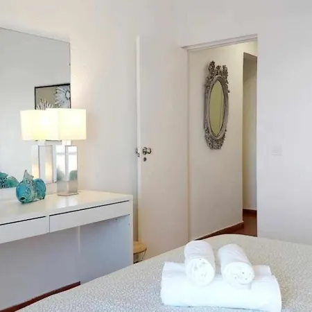 アパート Sunset Apartment E Pool E Sea View E Wifi E The Strip Albufeira アルブフェイラ
