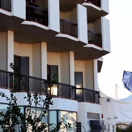 アパート Sunset Apartment E Pool E Sea View E Wifi E The Strip Albufeira アルブフェイラ