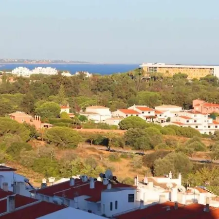 アパート Sunset Apartment E Pool E Sea View E Wifi E The Strip Albufeira アルブフェイラ