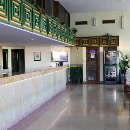 アパート Sunset Apartment E Pool E Sea View E Wifi E The Strip Albufeira アルブフェイラ